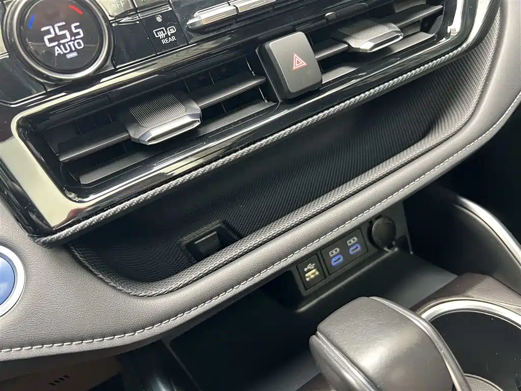 Toyota Crown Kluger 2021 2.5L HEV 4WD Premium фото 18