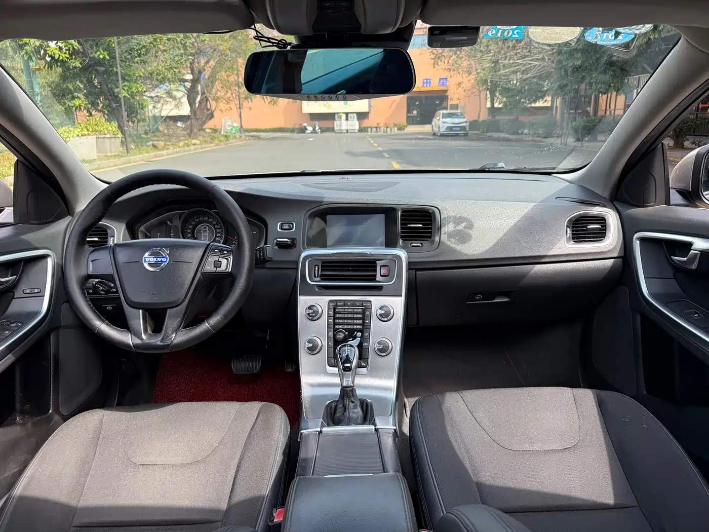 Photo 11 - Volvo S60
