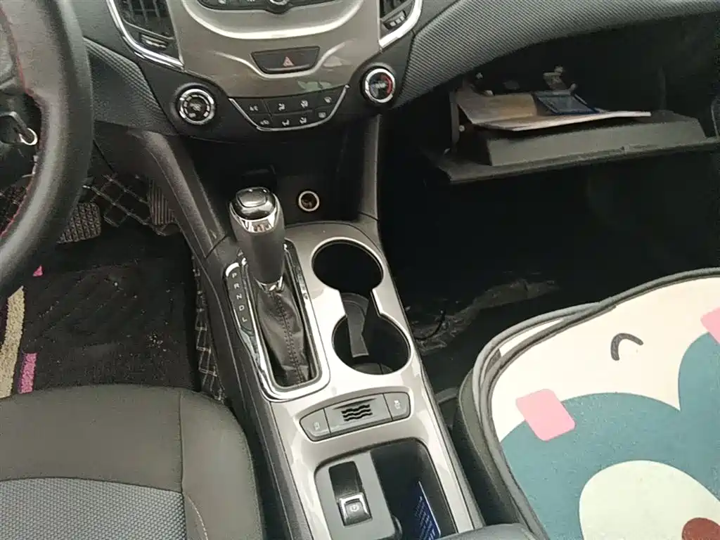 Chevrolet Cruze 2018 Hatchback 320 Automatic Pioneer Sunroof Edition фото 14