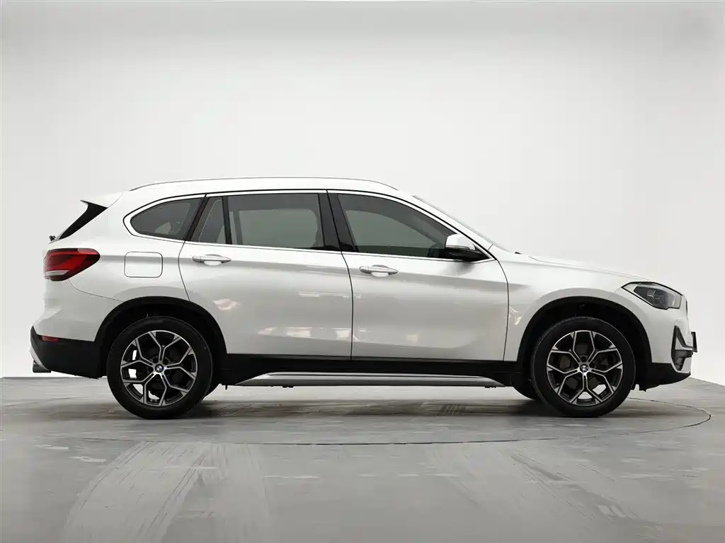 BMW X1 2020 sDrive20Li Premium Edition фото 6