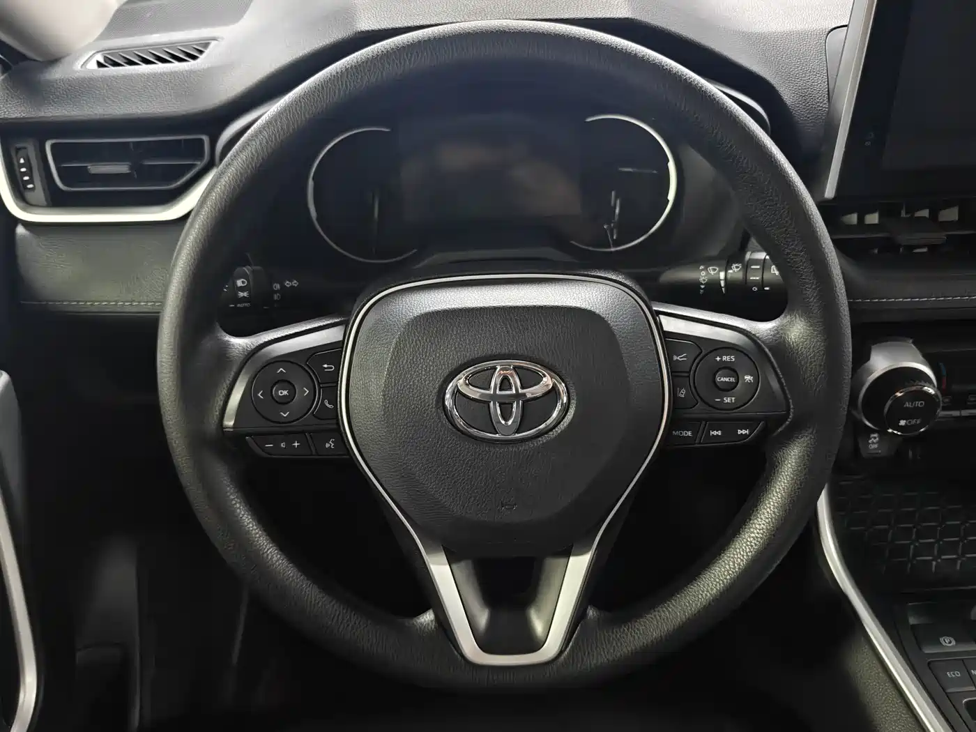 Toyota RAV4 Rongfang 2022 2.0L CVT 2WD Trend Edition фото 9