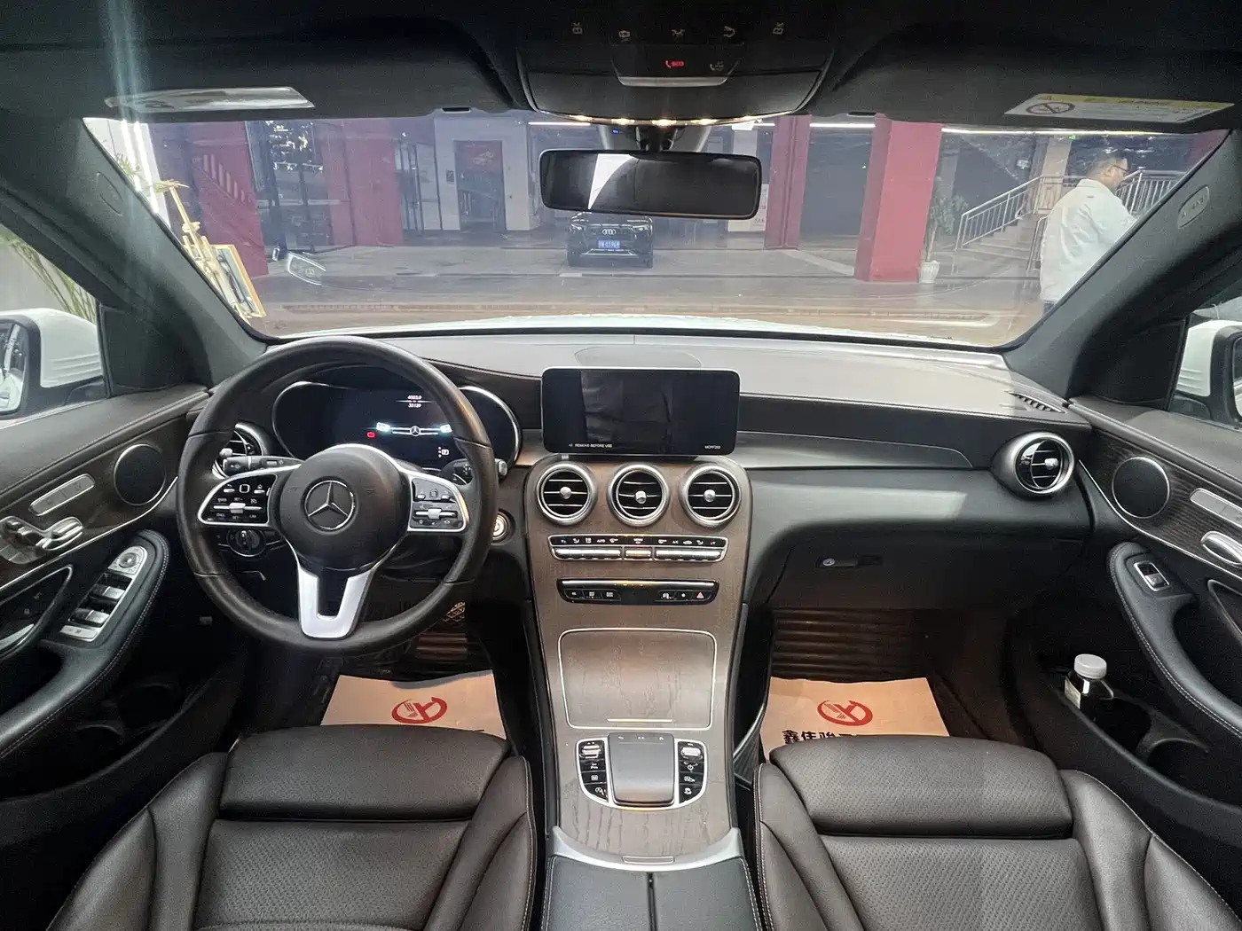 Mercedes-Benz GLC 2022 Model GLC 260 L 4MATIC Luxury Edition фото 8
