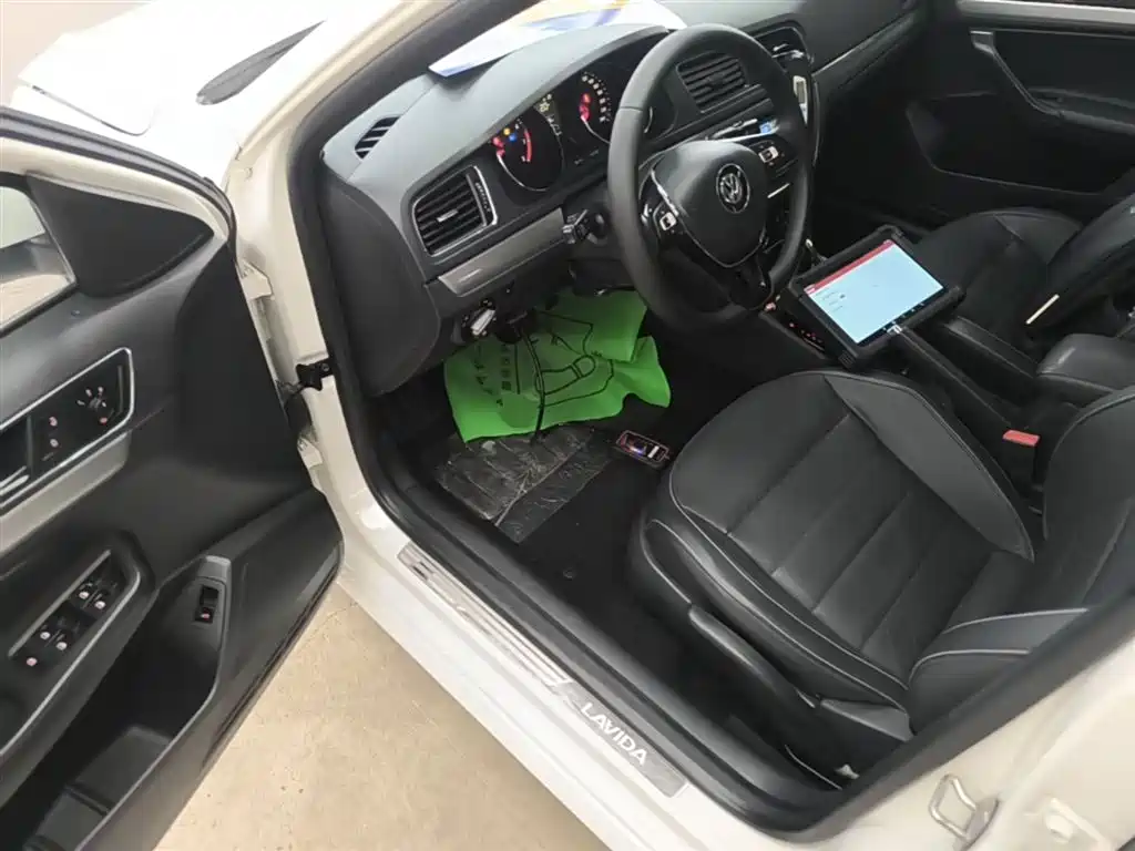 Volkswagen Lavida 2017 230TSI DSG Comfort Edition фото 16