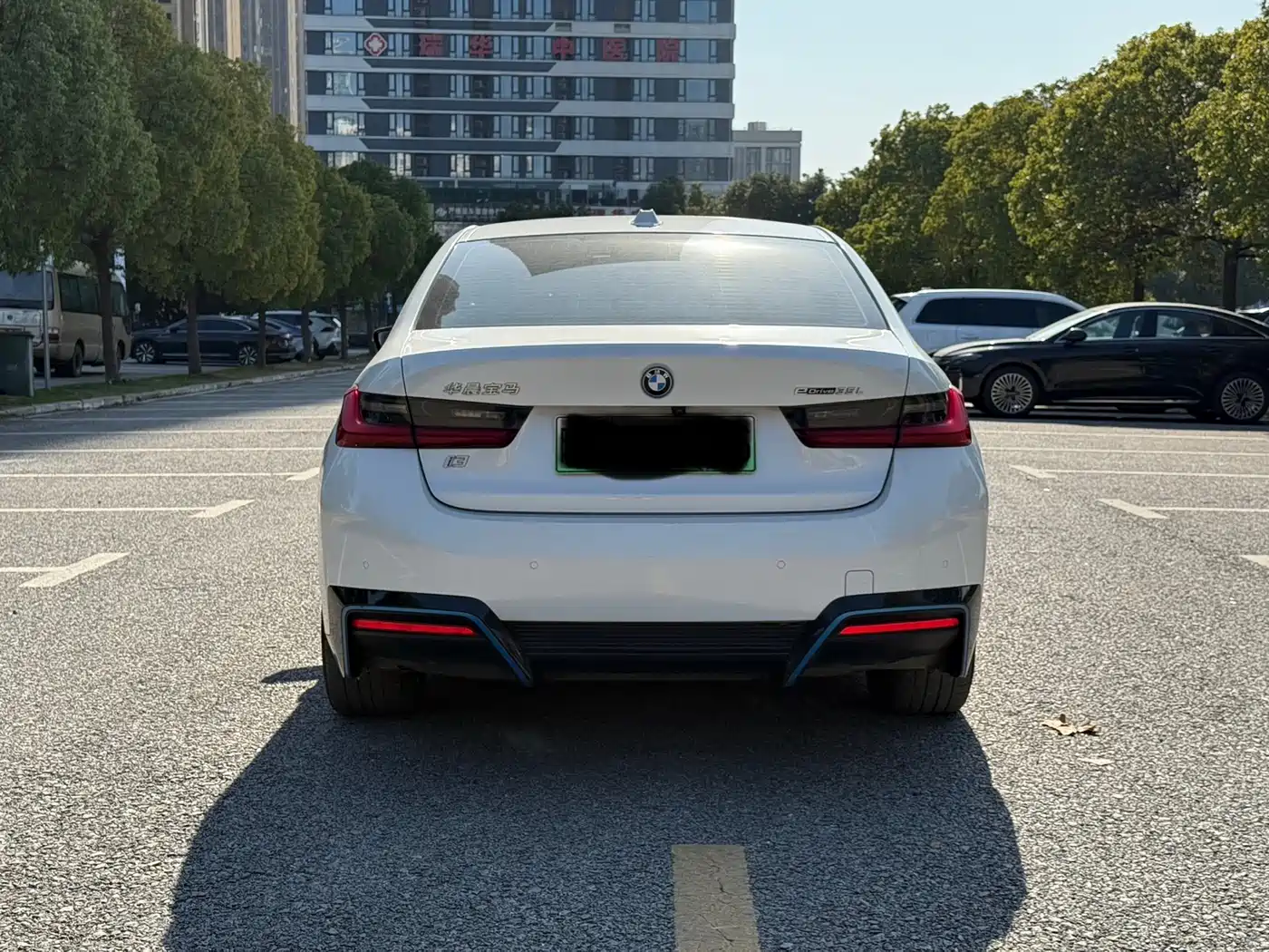 BMW i3 2022 eDrive 35 L фото 18