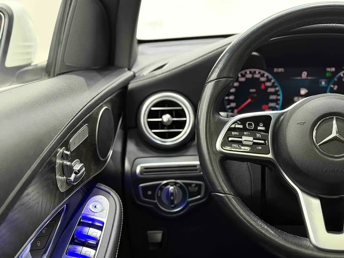Mercedes-Benz GLC 2020 GLC 300 L 4MATIC Dynamic фото 10