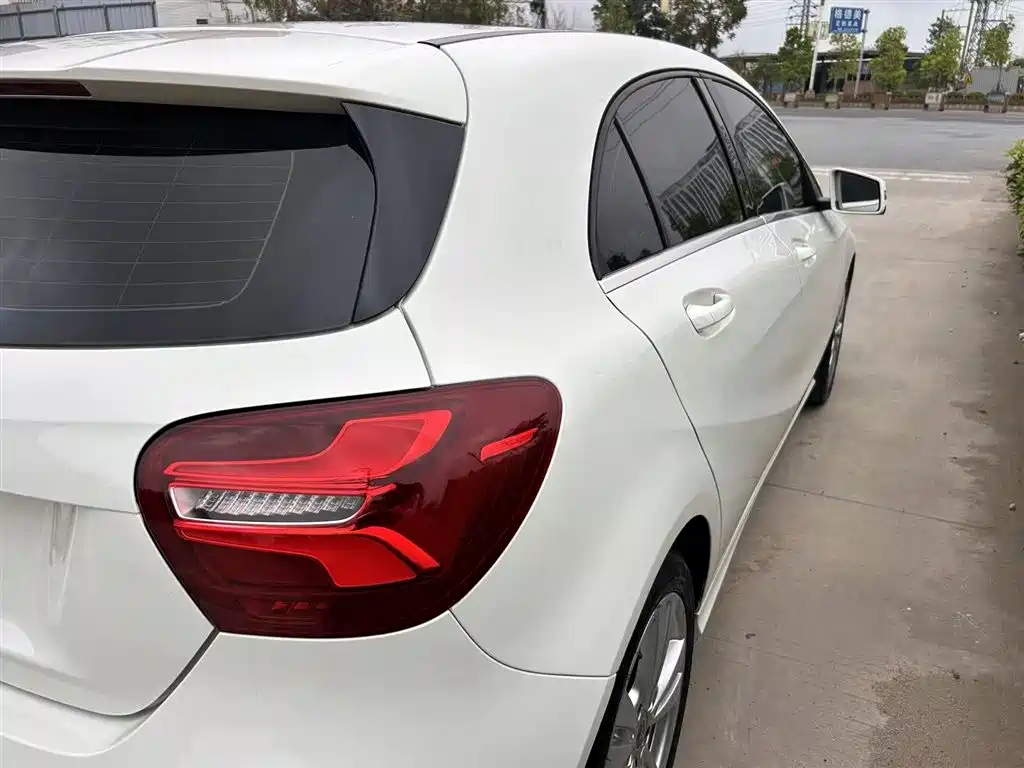 Mercedes-Benz A-Class (Import) 2017 Facelift A 200 Dynamic фото 24