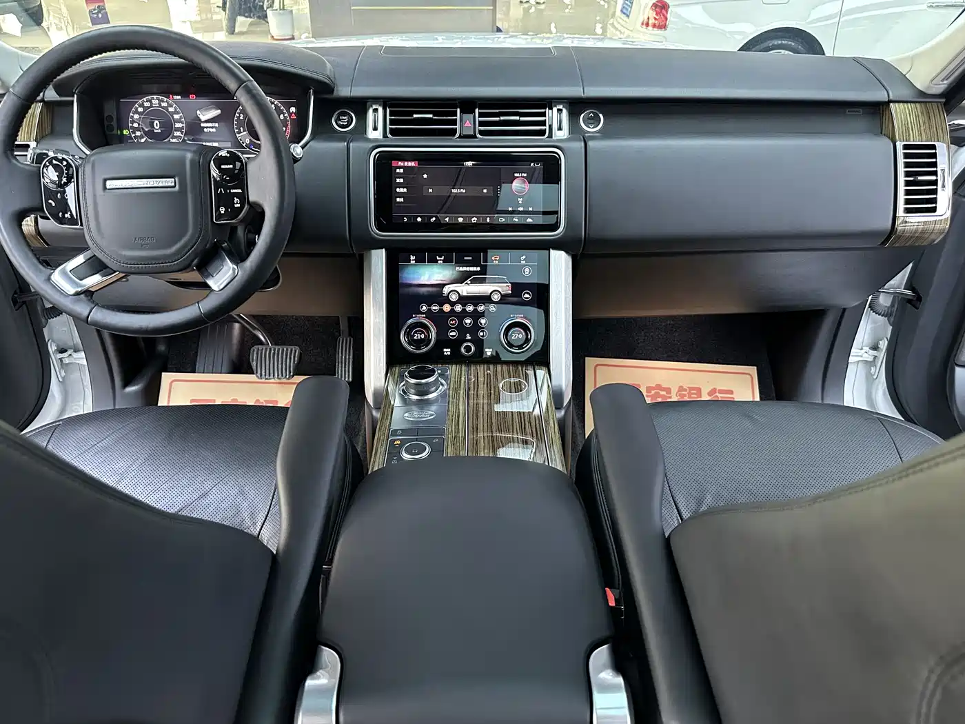 Land Rover Range Rover 2018 3.0 SC V6 Vogue Heritage Extended Edition фото 9