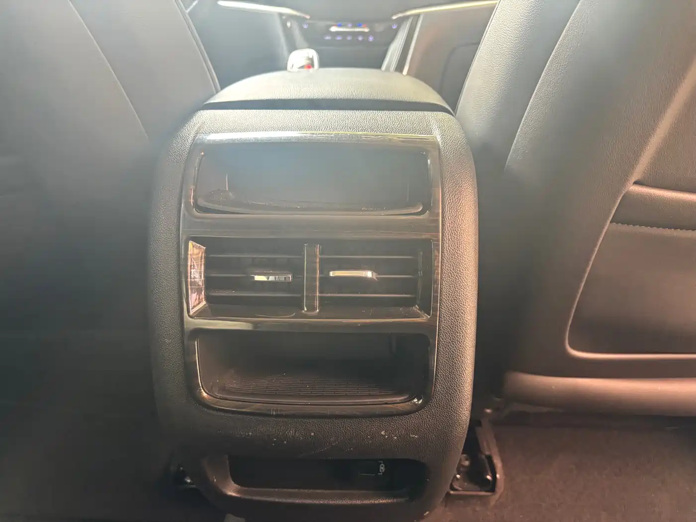 Cadillac XT5 2017 Anniversary Edition 25T Technology фото 8
