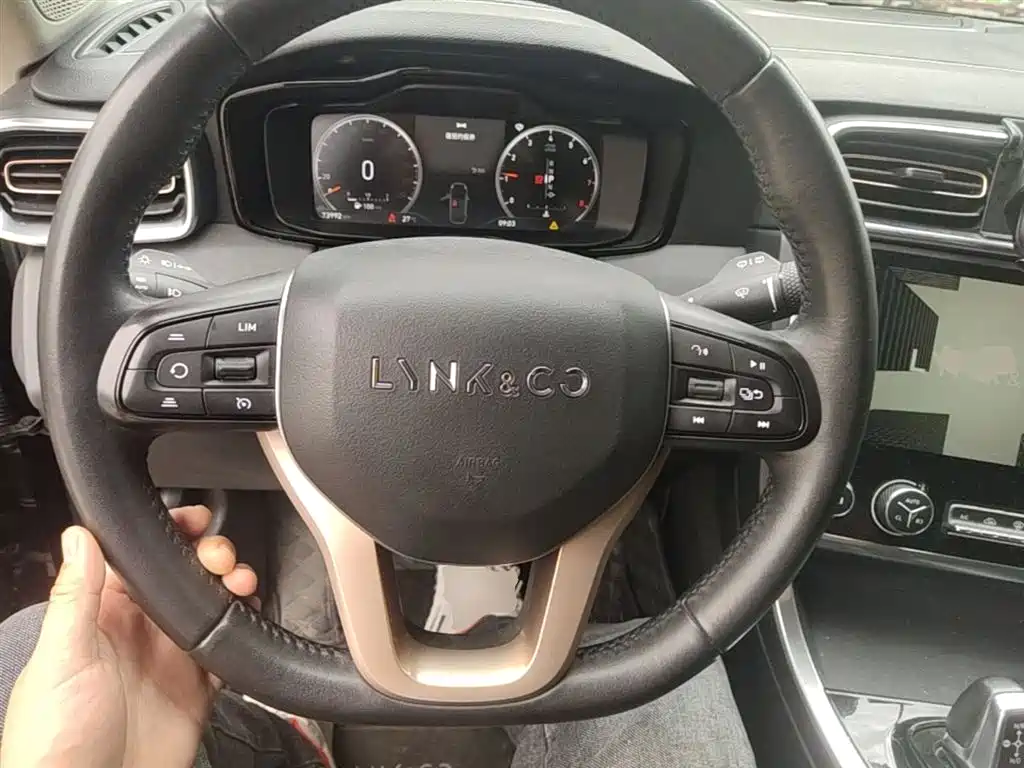 Lynk & Co 01 2018 2.0T 2WD Type+ Edition фото 7