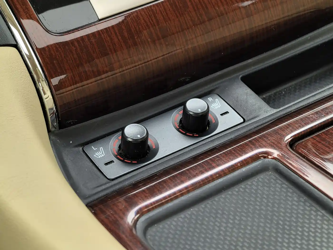 Toyota Alphard 2018 3.5L Luxury фото 15