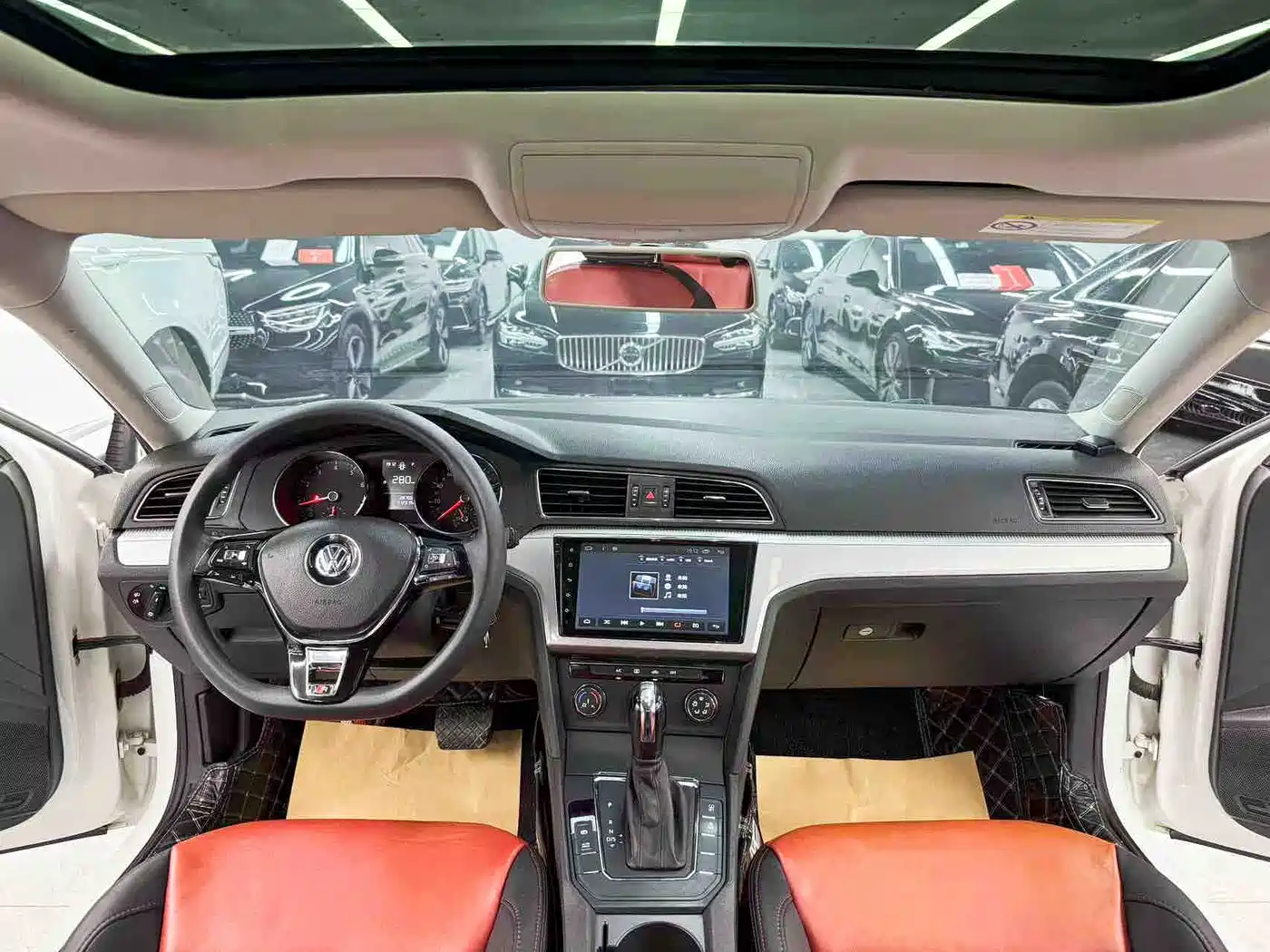 Volkswagen Lamando 2017 230TSI DSG Trend Edition фото 9