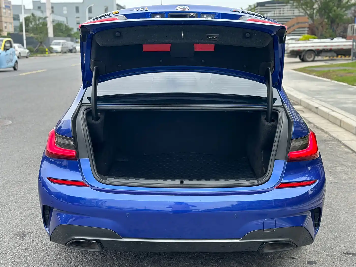 BMW 3 Series 2021 Facelift 325Li M Sport Shadow Edition фото 6