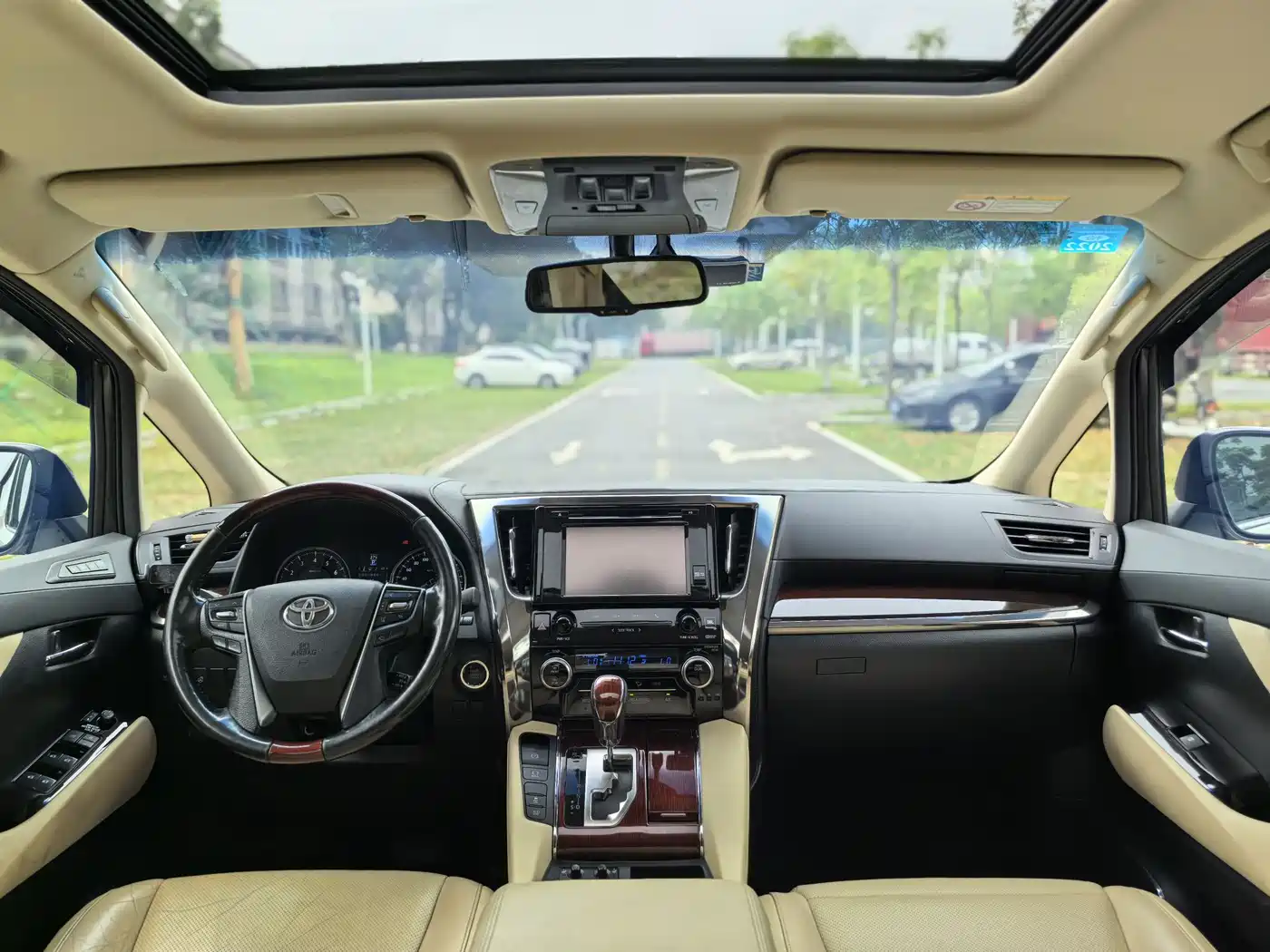 Toyota Alphard 2018 3.5L Luxury фото 9