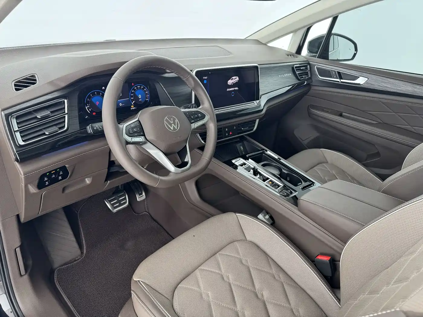Volkswagen Viloran 2023 380TSI Premium Edition фото 13