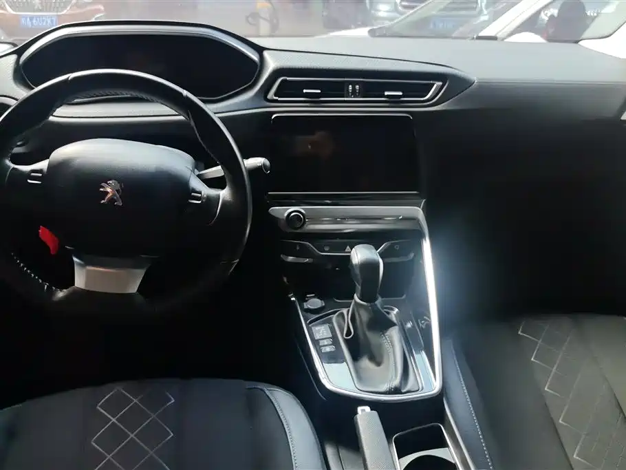 Peugeot 308 2016 230THP Automatic Luxury фото 12