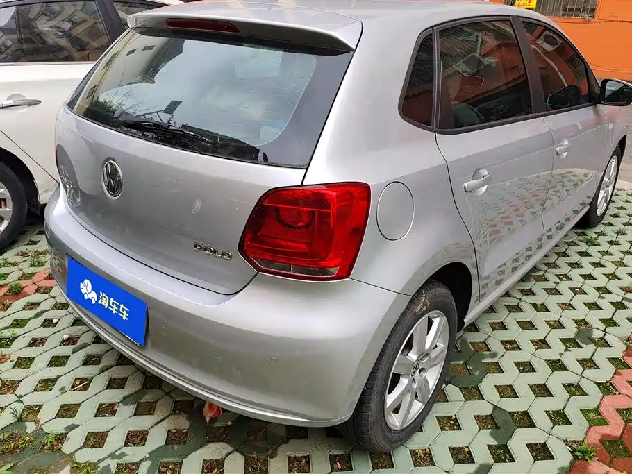 Volkswagen Polo 2013 1.4L Automatic Comfort Edition фото 3