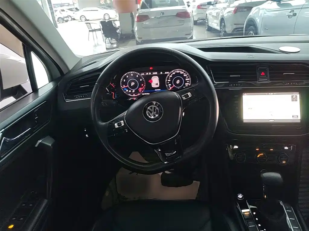 Volkswagen Tiguan L 2019 Facelift 330TSI Auto 2WD Panorama Comfort China VI фото 11