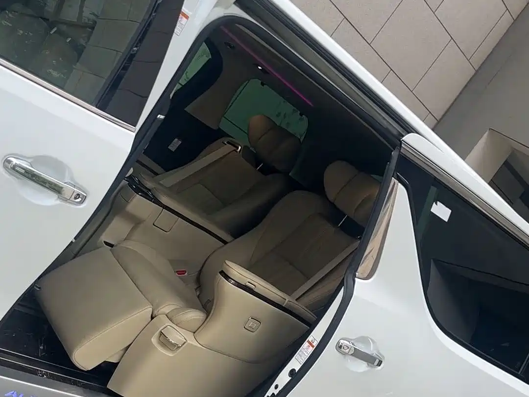 Toyota Alphard 2021 Hybrid 2.5L Premium фото 7