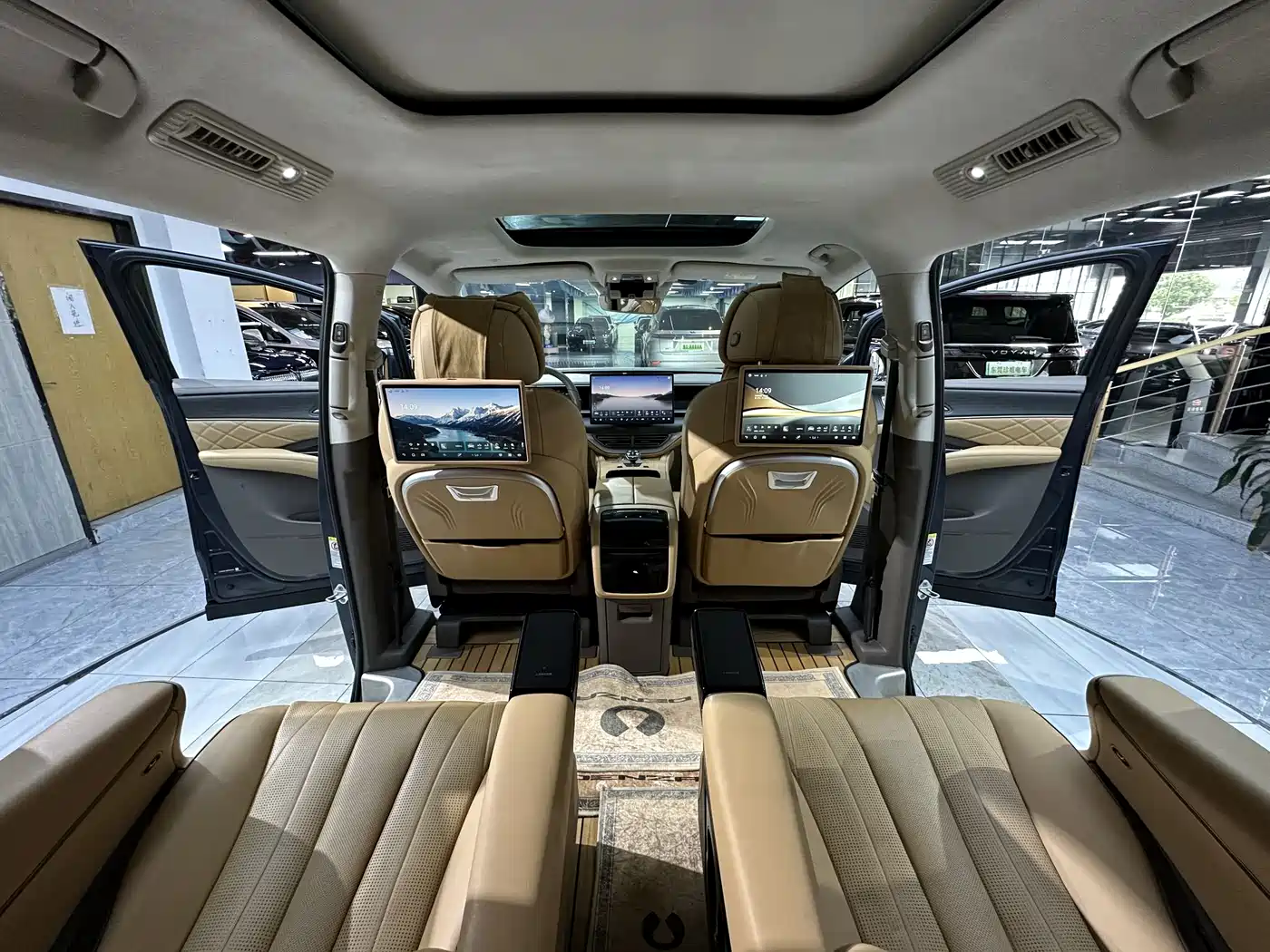 Denza D9 2022 DM-i 970 AWD Flagship фото 10