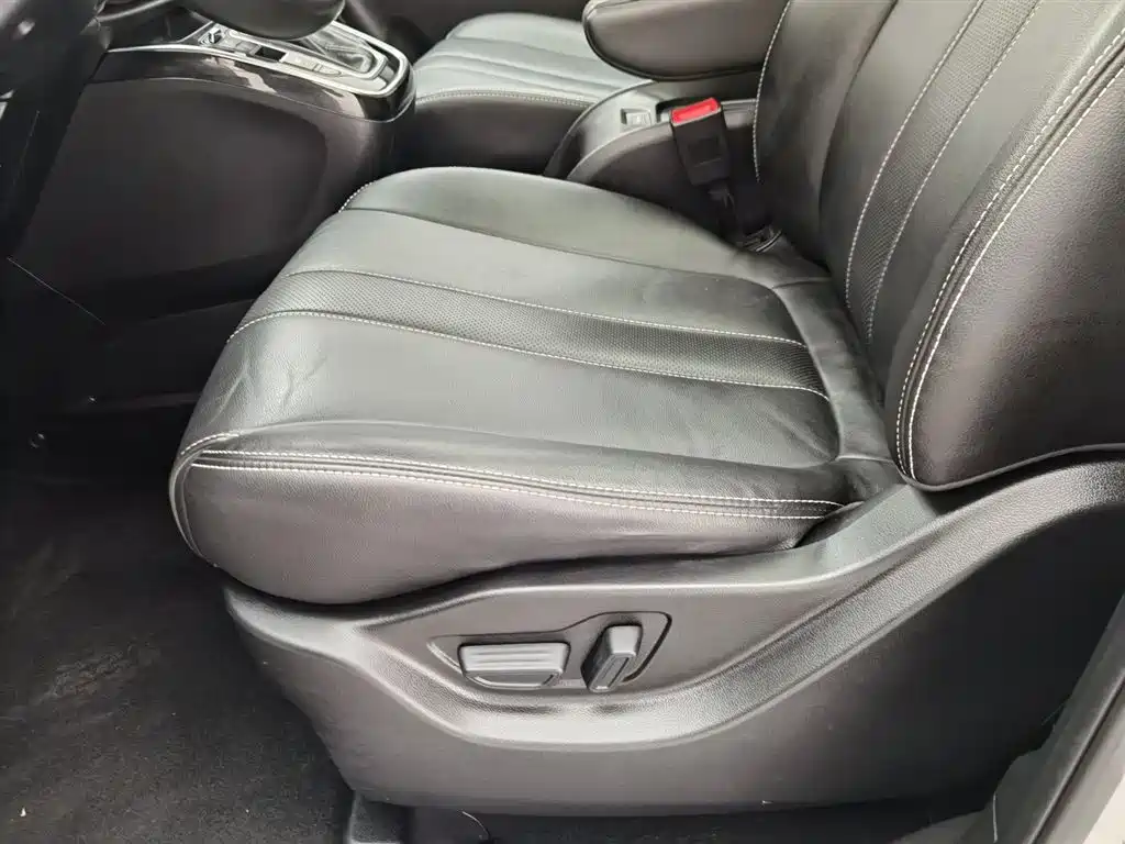 GAC Trumpchi Trumpchi M6 2021 270T DCT Luxury Edition (7-seater) фото 20