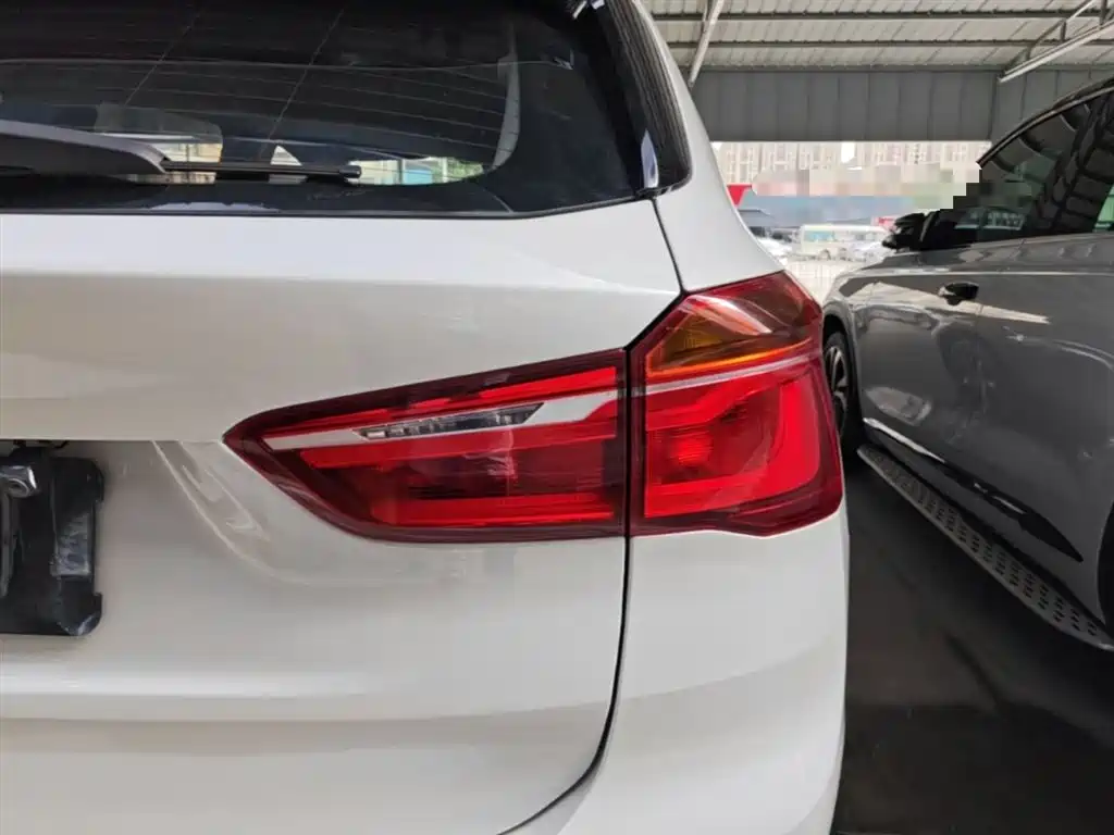 BMW X1 2016 sDrive18Li Luxury Model фото 8