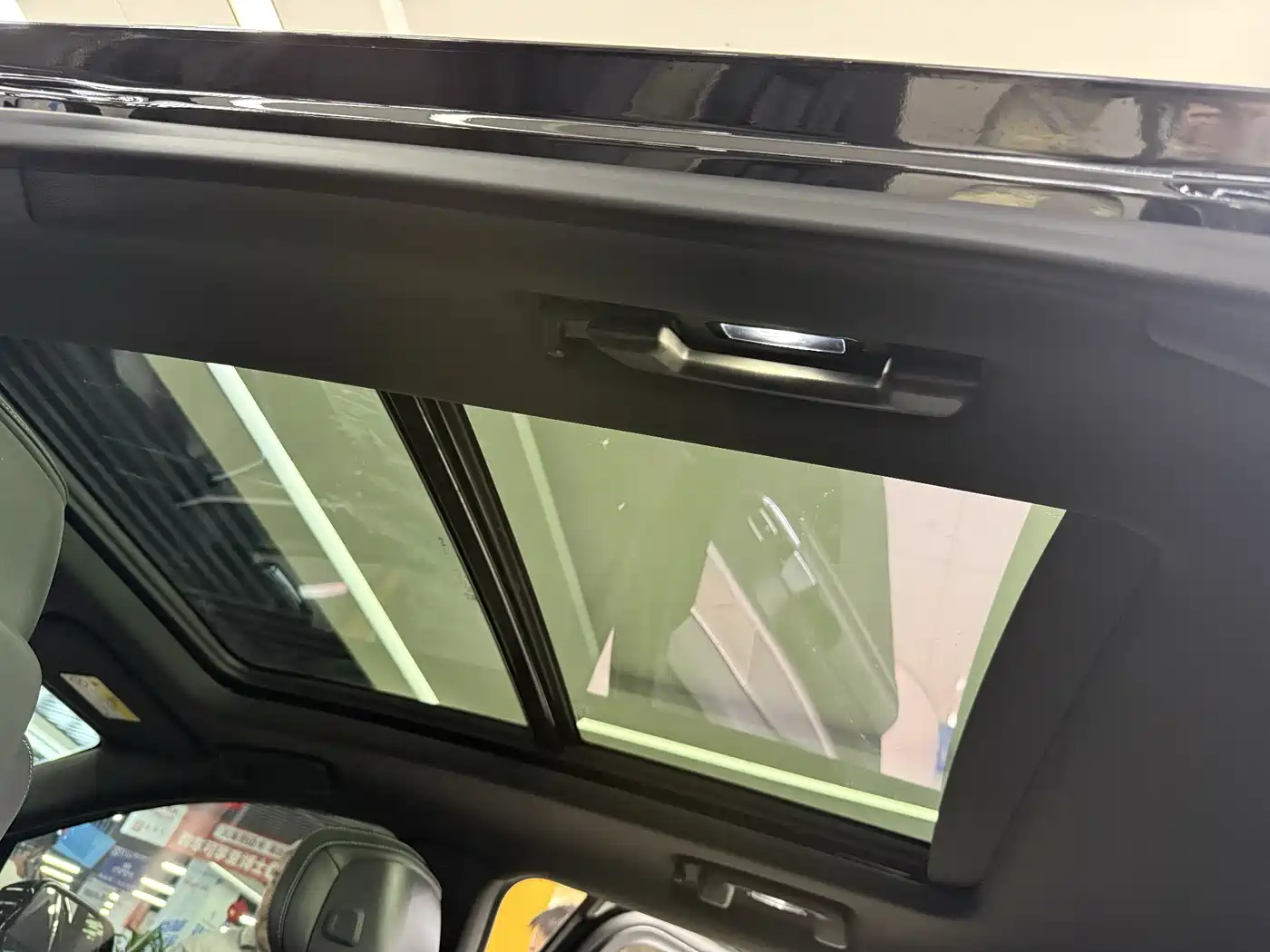 Cadillac XT5 2025 2.0T Luxury фото 11