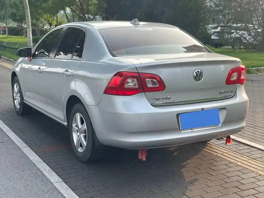 Volkswagen Bora 2008 Model 1.6L Manual Comfort фото 4