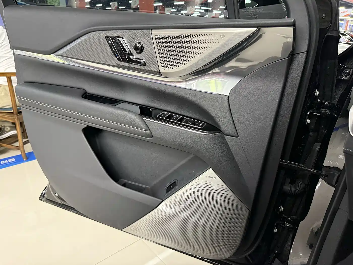 Cadillac XT5 2025 2.0T Luxury фото 10