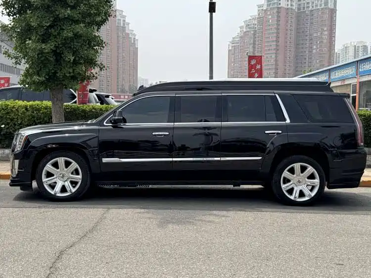Cadillac Escalade 2017 6.2L ESV Platinum Extended фото 2