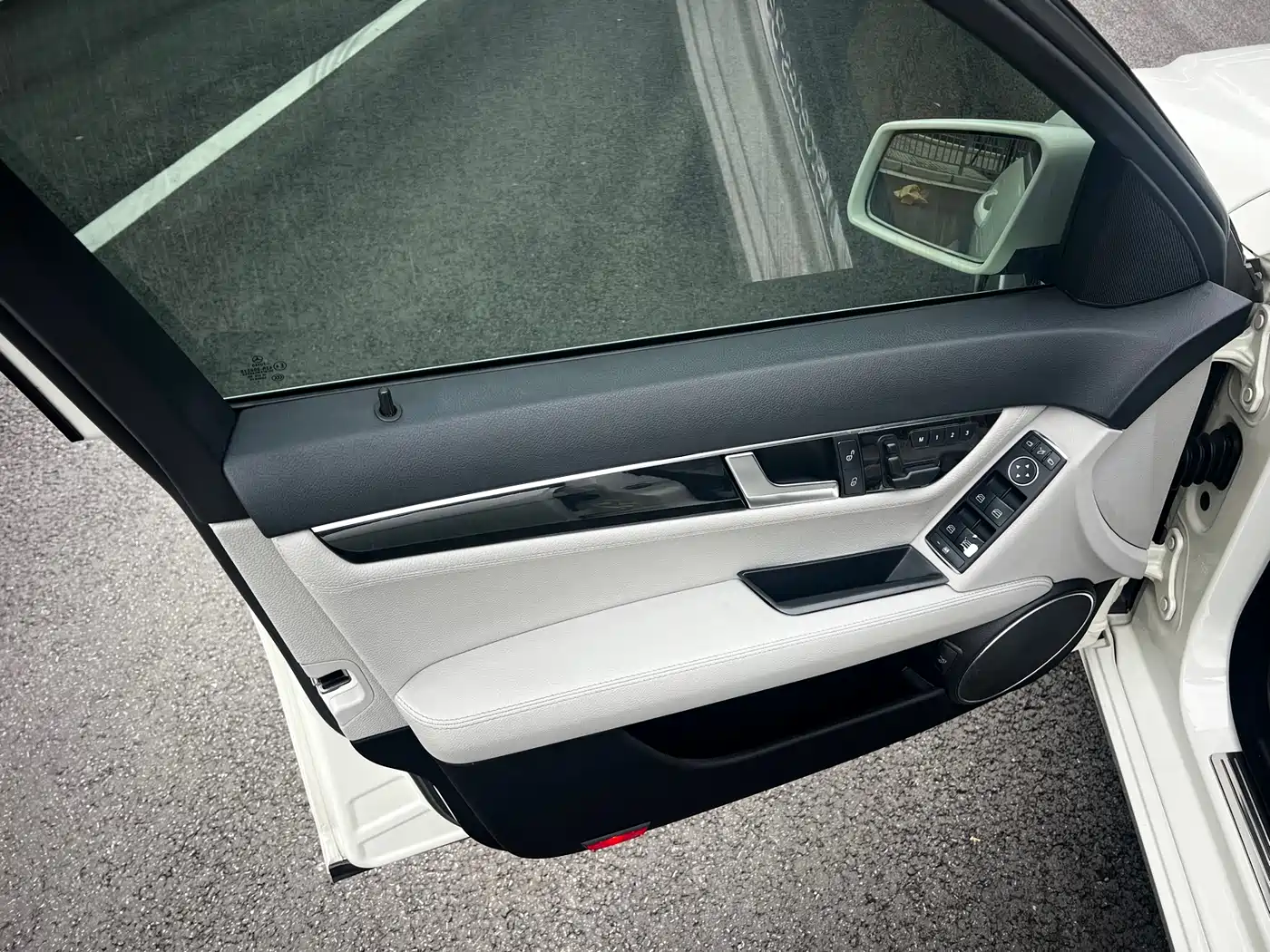 Mercedes-Benz C-Class 2011 C 200 CGI Fashion фото 6