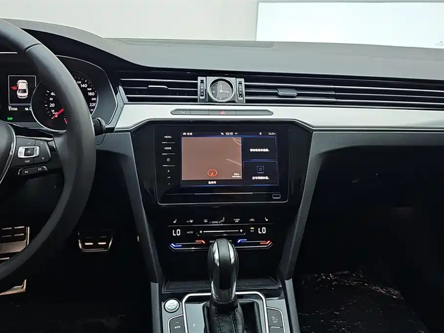 Volkswagen Magotan GTE Plug-in Hybrid 2020 GTE Luxury фото 13