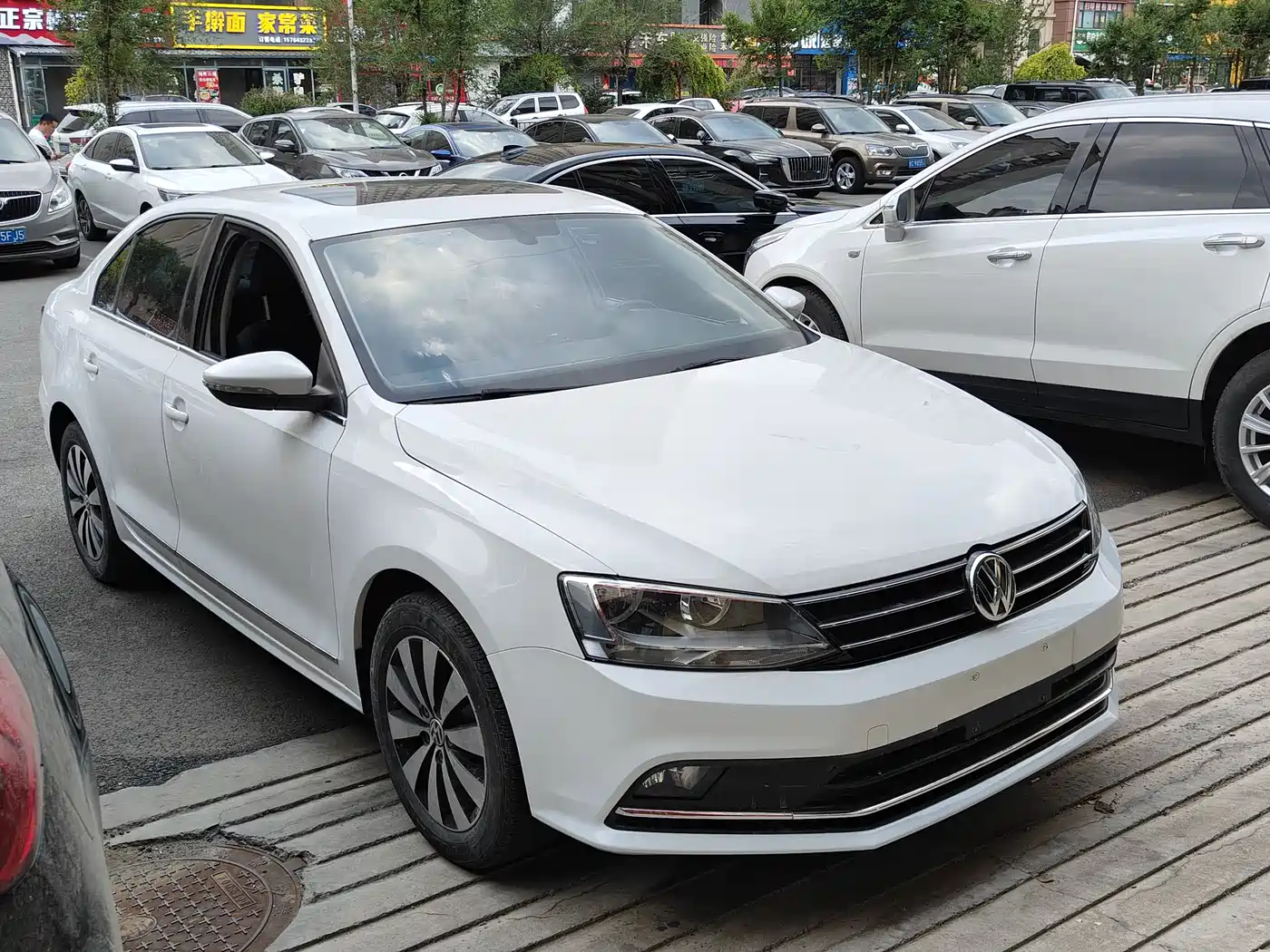 Volkswagen Sagitar 2018 1.6L Automatic Comfort фото 3