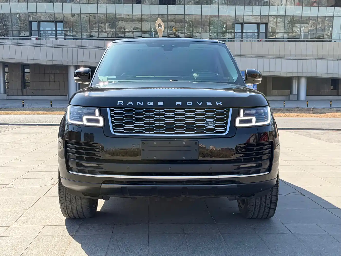 Land Rover Range Rover 2020 3.0 L6 Heritage Edition фото 2