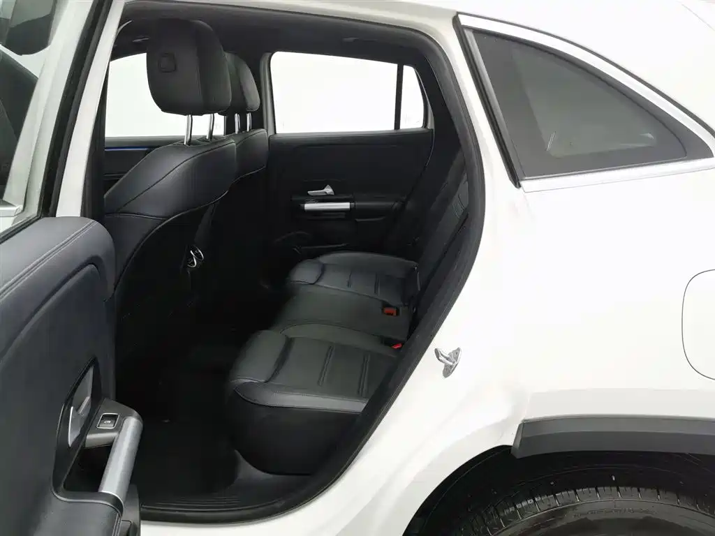 Mercedes-Benz GLA 2022 Facelift GLA 200 фото 15