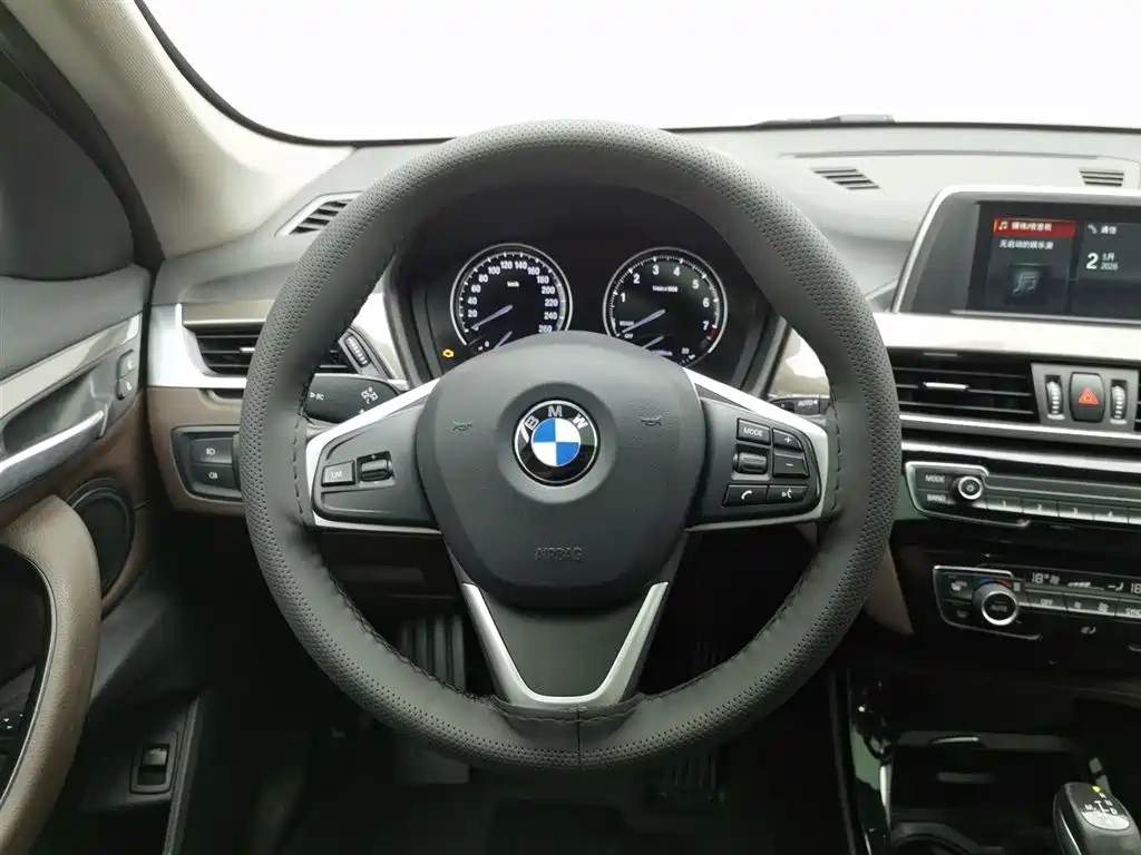 BMW X1 2019 sDrive18Li Premium Model фото 11