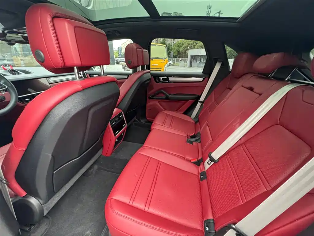 Porsche Cayenne New Energy 2023 Cayenne E-Hybrid 2.0T Platinum Edition фото 15