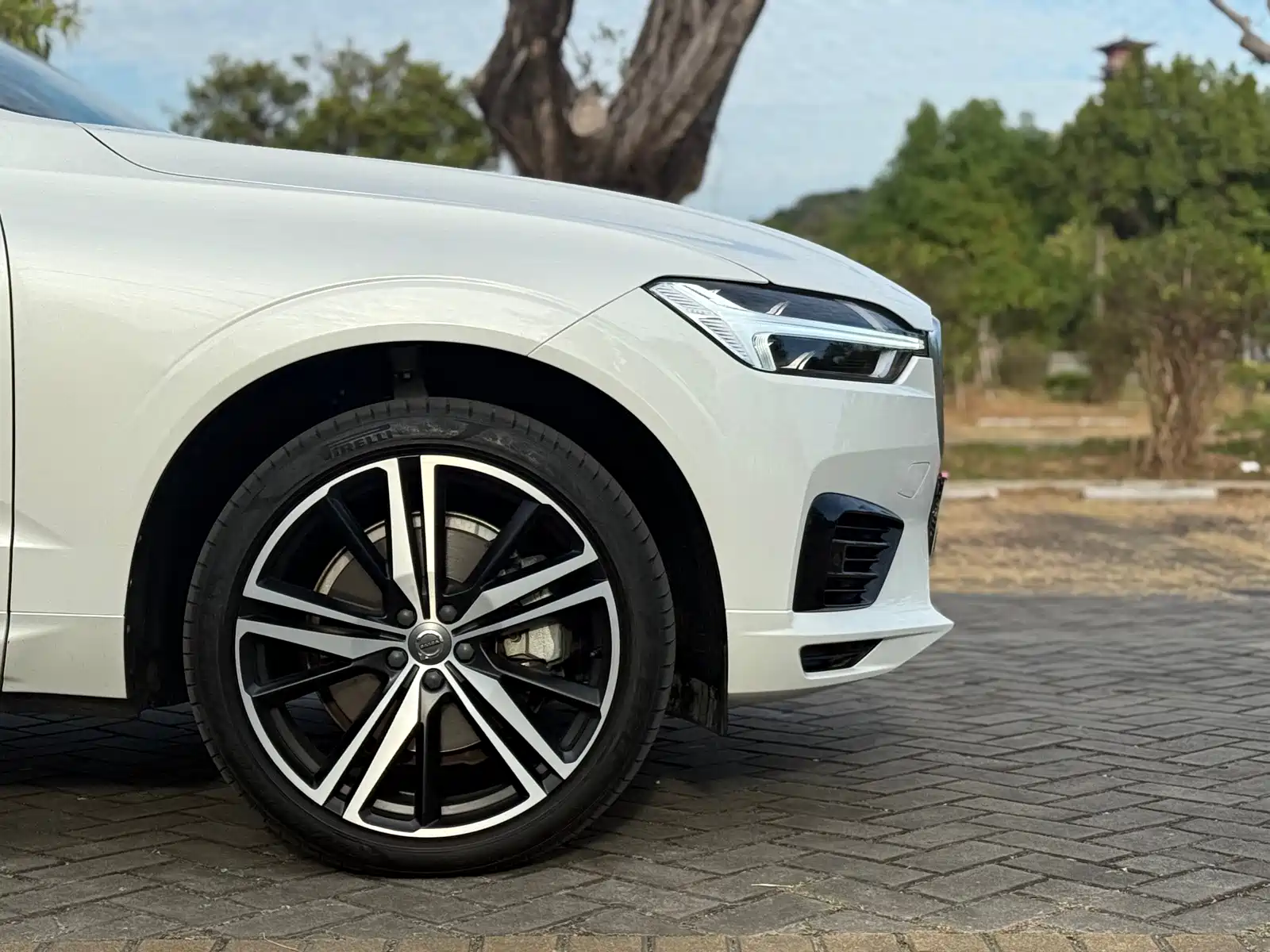Фото 8 - Volvo XC60 Plug-in Hybrid