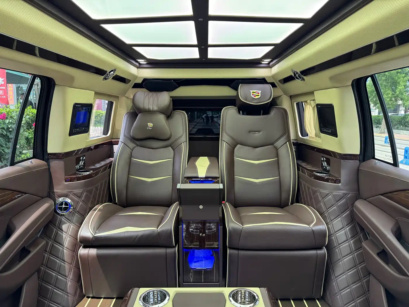 Cadillac Escalade 2017 6.2L ESV Platinum Extended фото 18