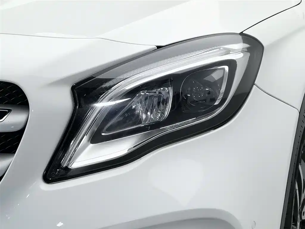 Mercedes-Benz GLA 2017 GLA 200 Fashion фото 7