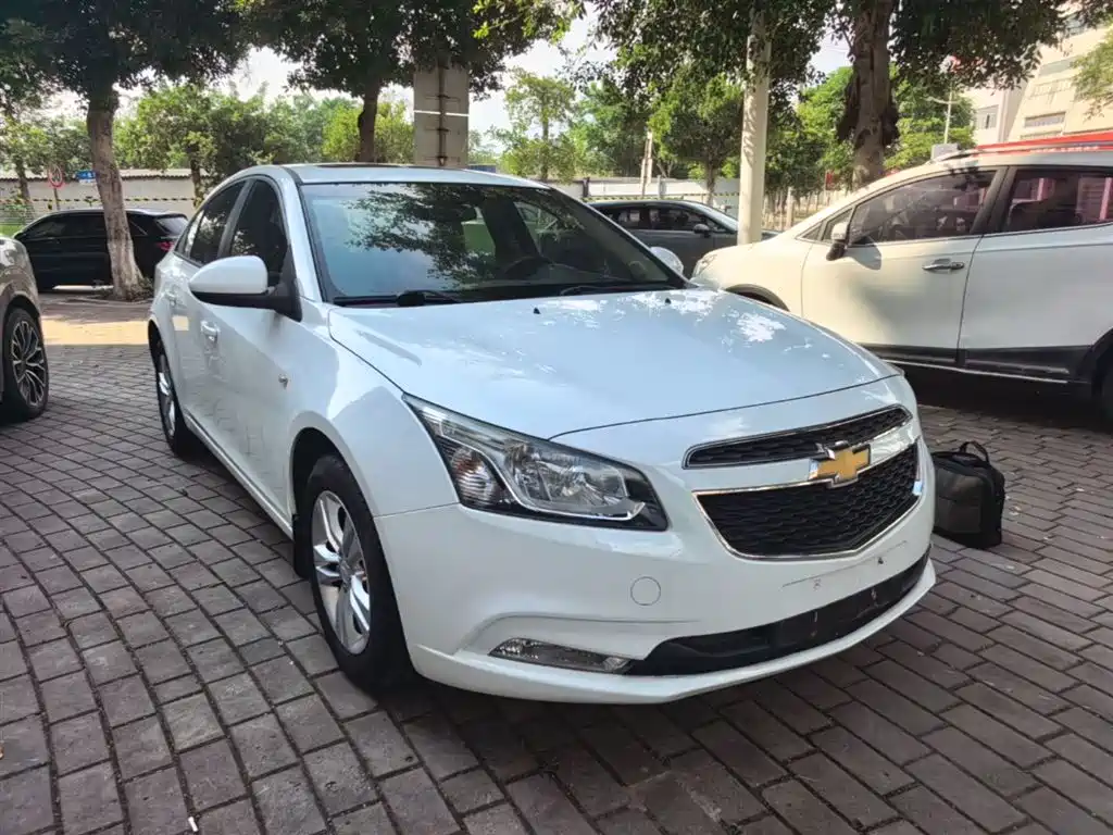 Chevrolet Cruze 2015 1.5L Classic SE MT фото 4