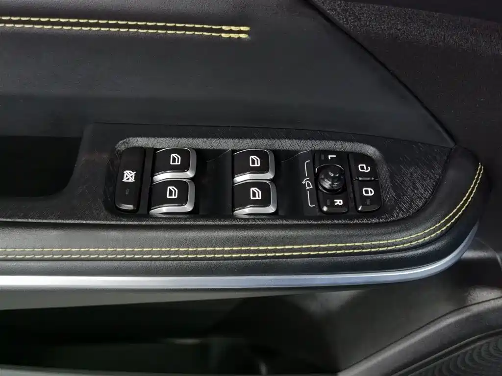 Lynk & Co 01 2024 2.0TD 2WD Global Pro фото 9