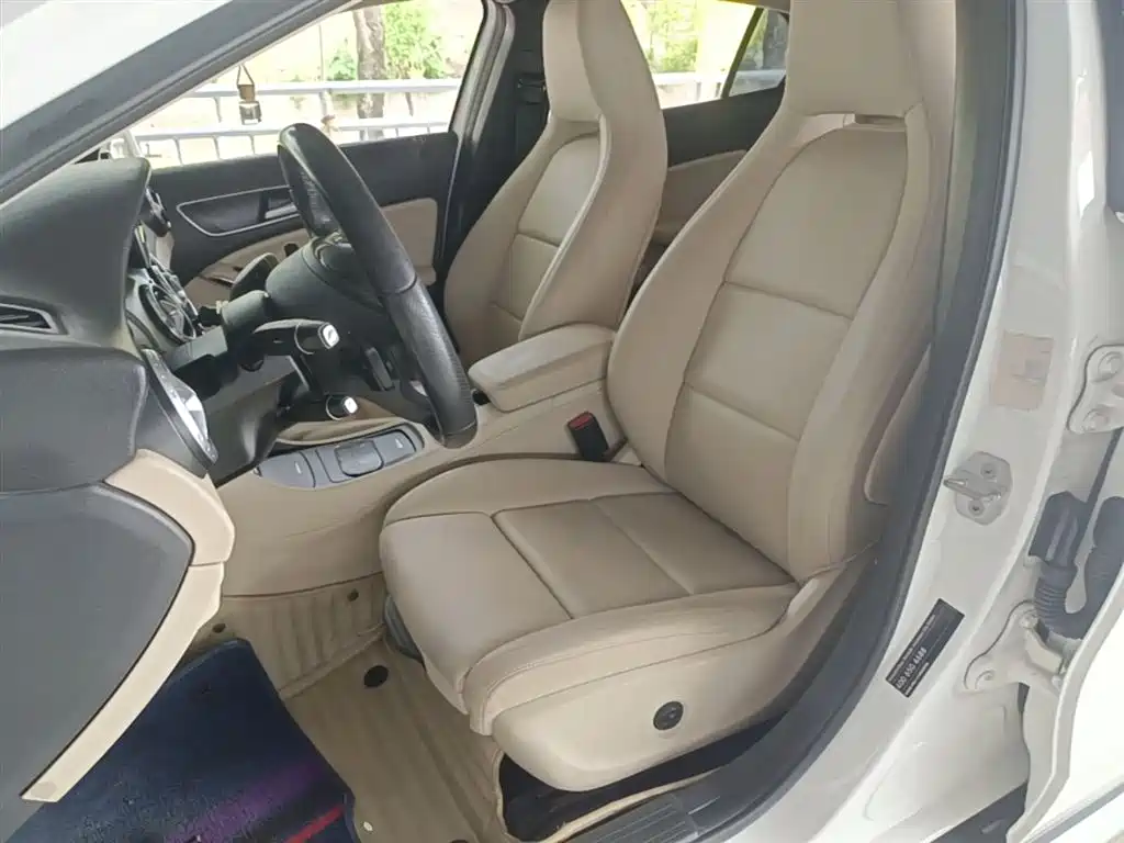 Mercedes-Benz GLA 2016 GLA 200 Fashion фото 15