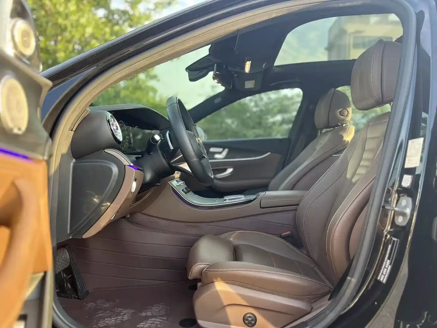Mercedes-Benz E-Class 2022 E 300 L Fashion фото 5