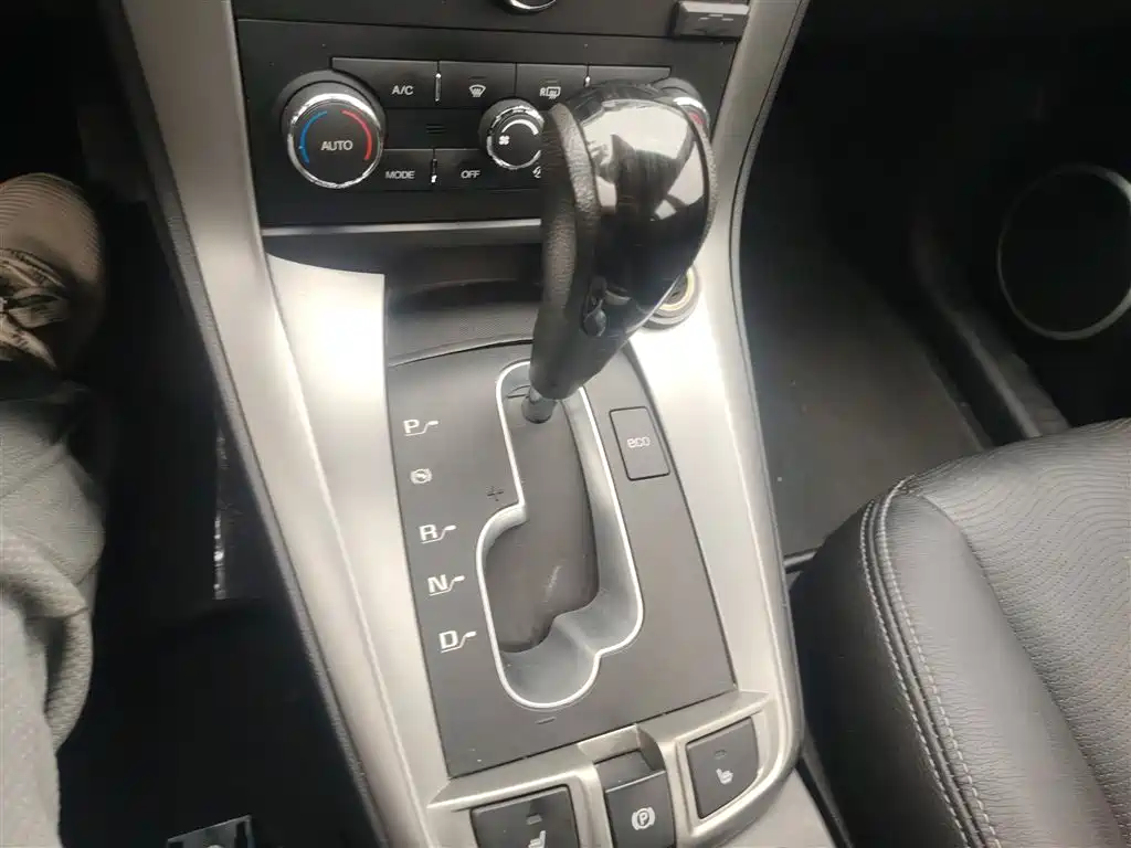 Chevrolet Captiva 2014 2.4L 4WD Flagship 7-seater фото 14