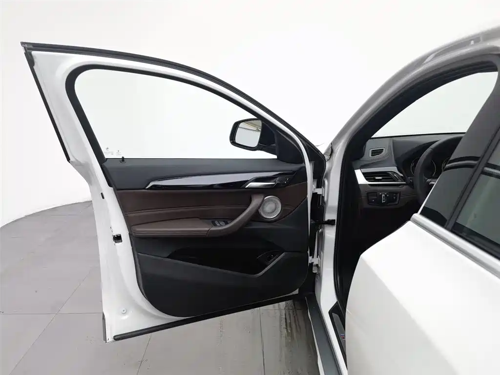 BMW X2 2021 sDrive25i Leading M Off-Road Package фото 8