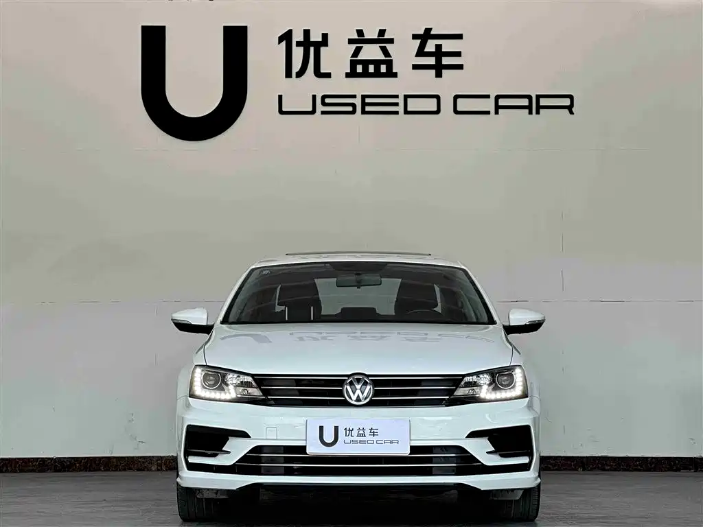 Volkswagen Sagitar 2018 280TSI DSG Spark Edition фото 2