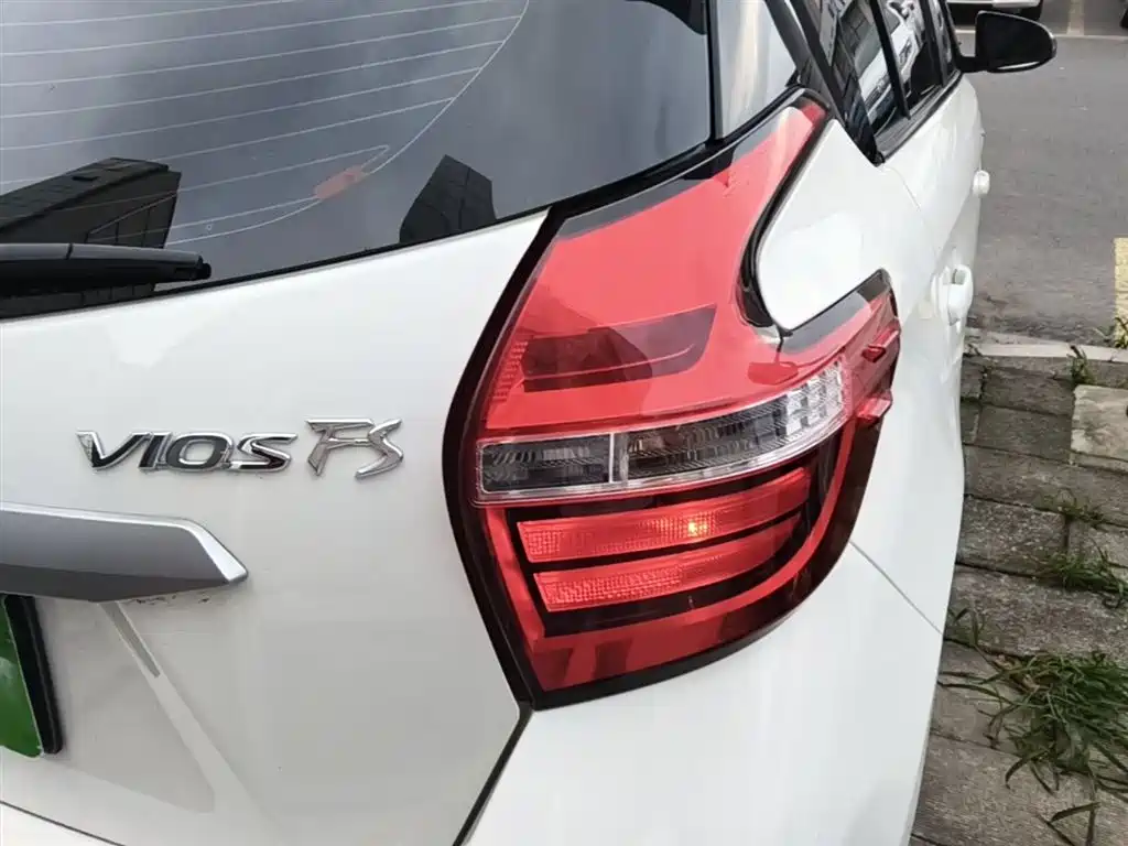 Toyota Vios FS 2019 1.5L CVT Fengchi Edition фото 8