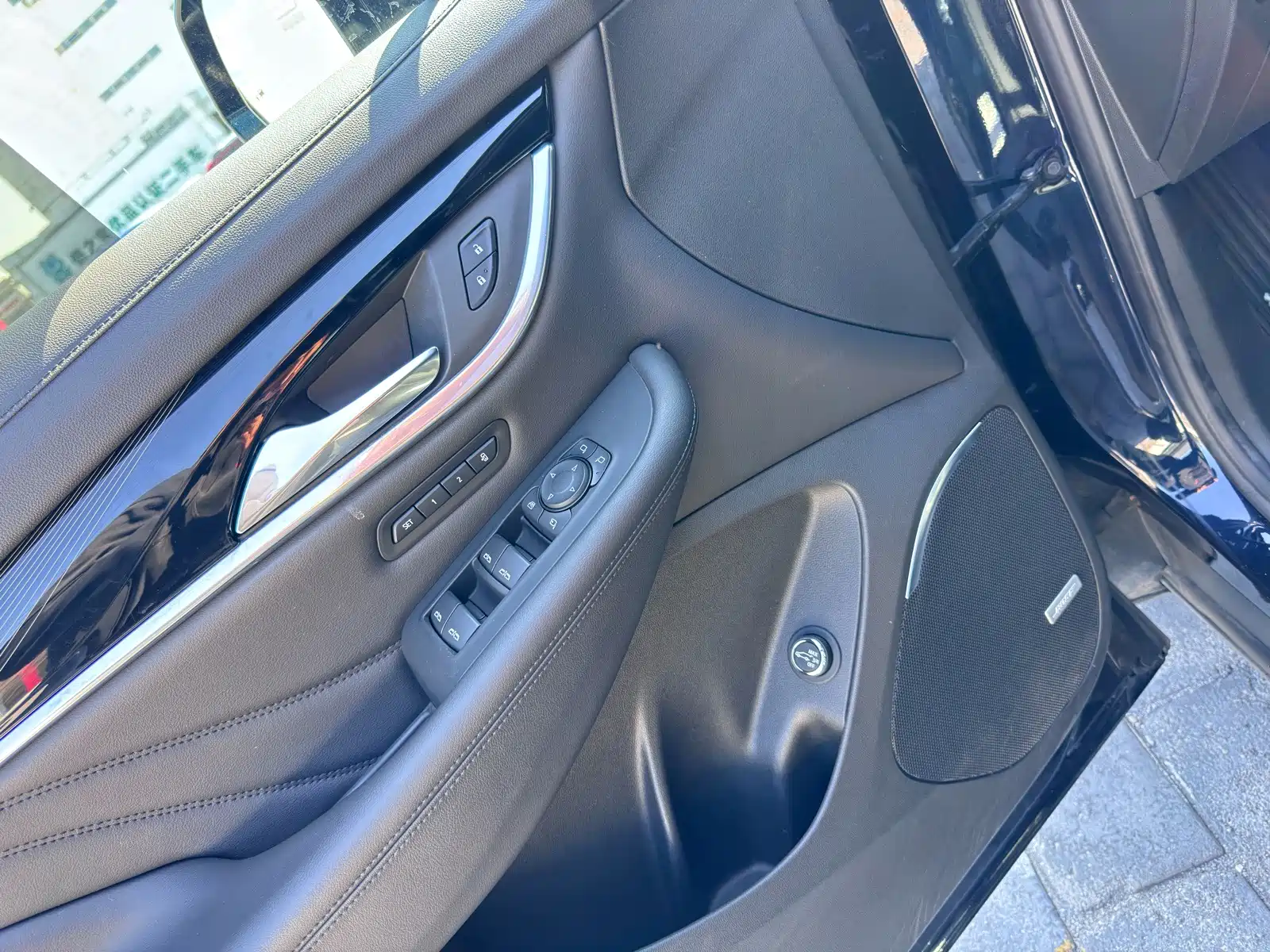 Фото 15 - Buick Enclave