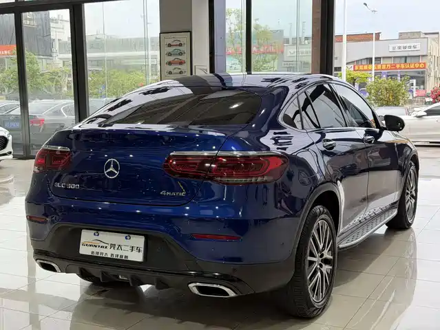 Mercedes-Benz GLC Coupe 2020 GLC 300 4MATIC Coupe SUV — фото 5
