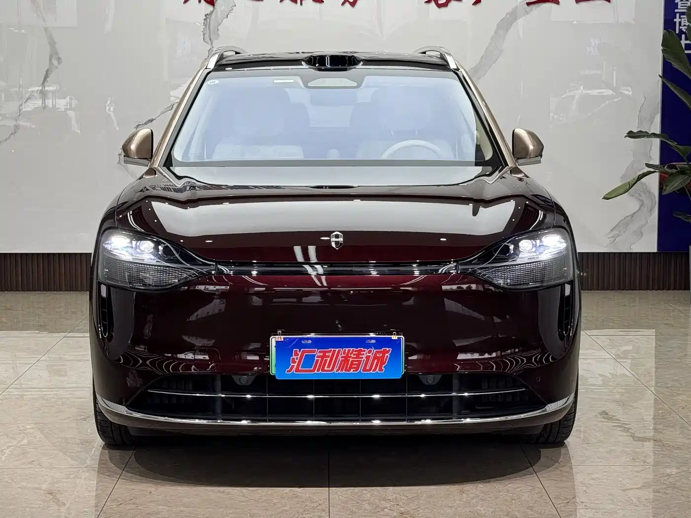 AITO Wenjie AITO M9 2025 Extended Range Max 52kWh 6-Seater фото 2